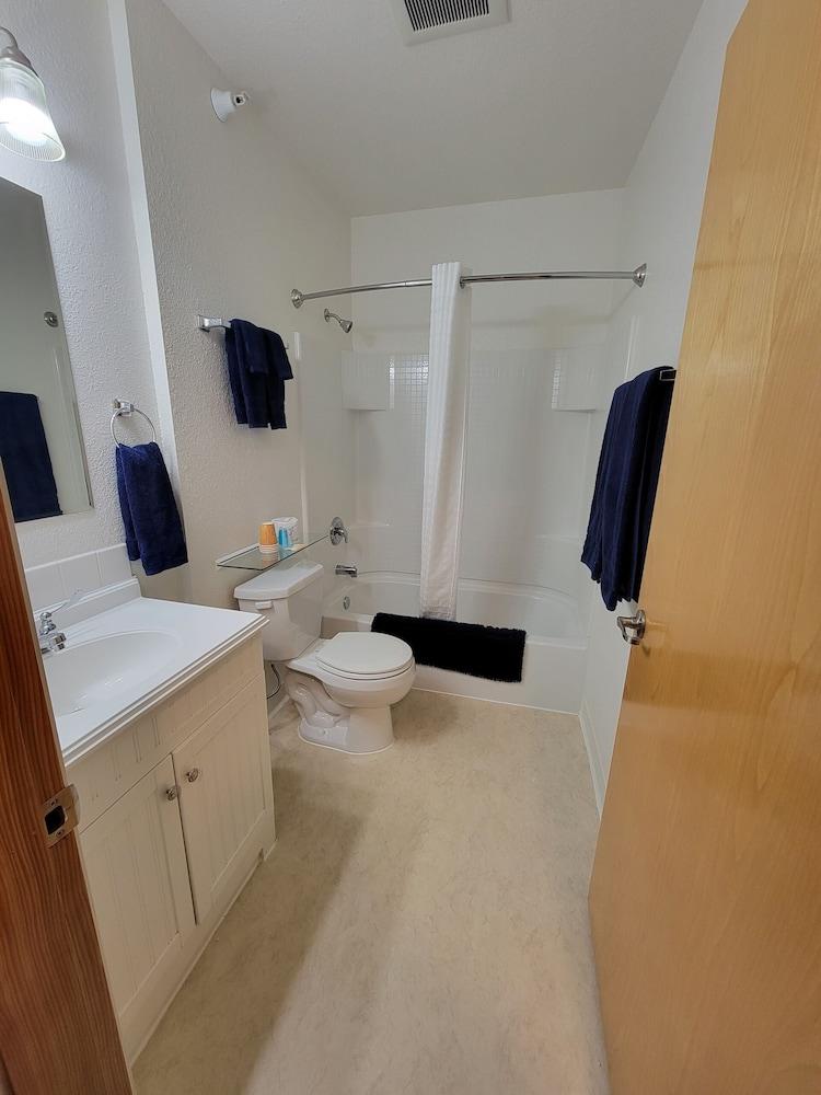 Eagle Bay Inn photo 15