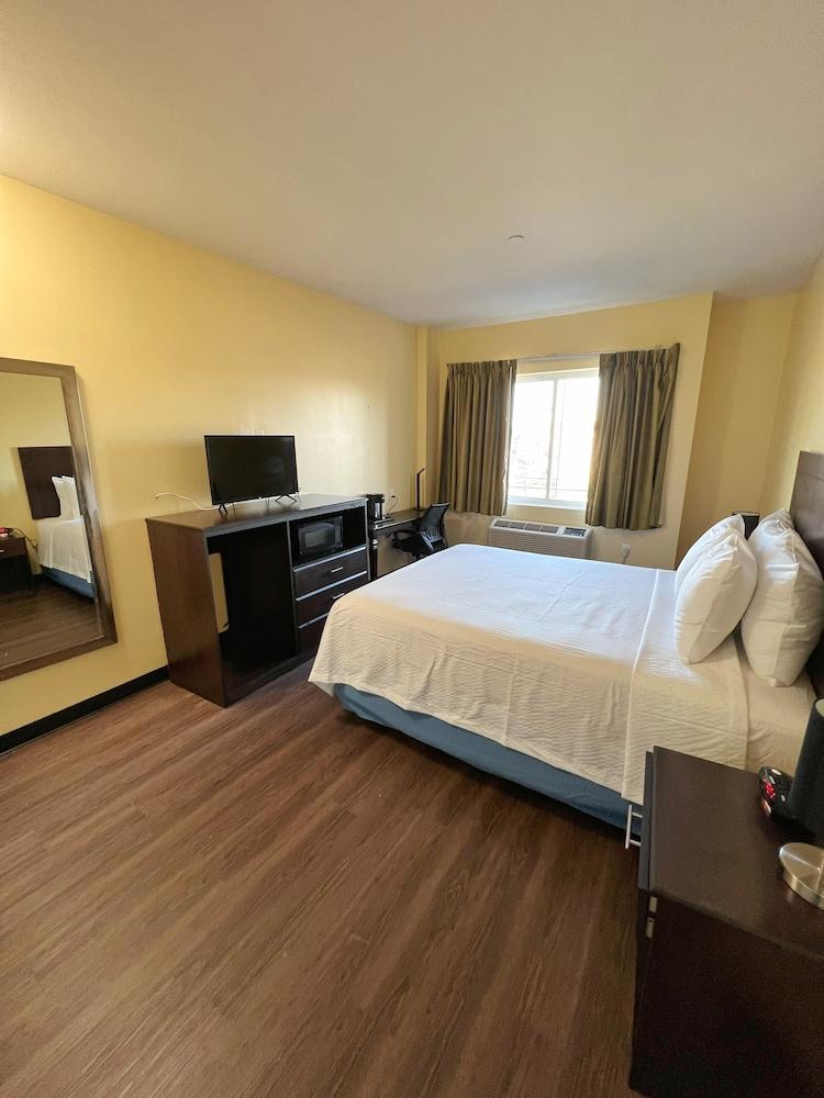 Ozone Inn & Suites photo 7