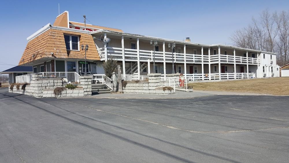 Rip Van Winkle Motel photo 30