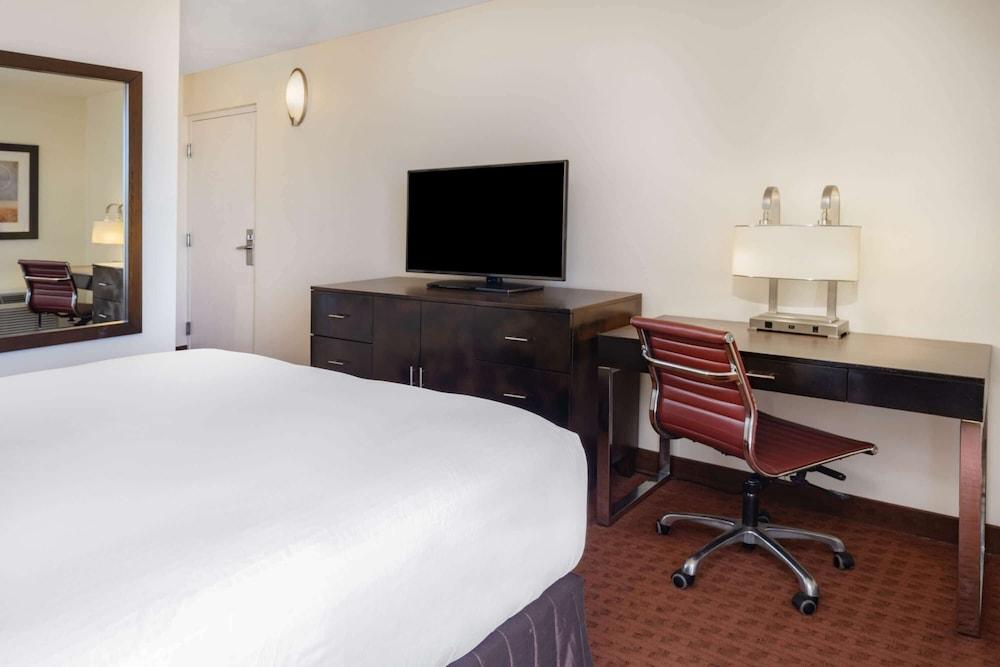 Wyndham Sacramento photo 4