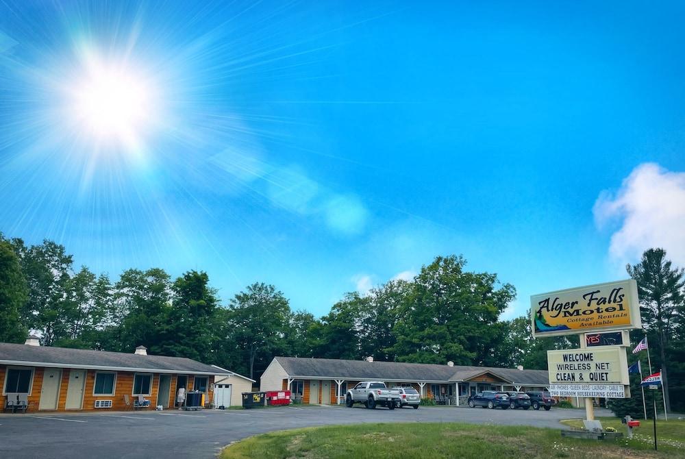 Alger Falls Motel photo 1