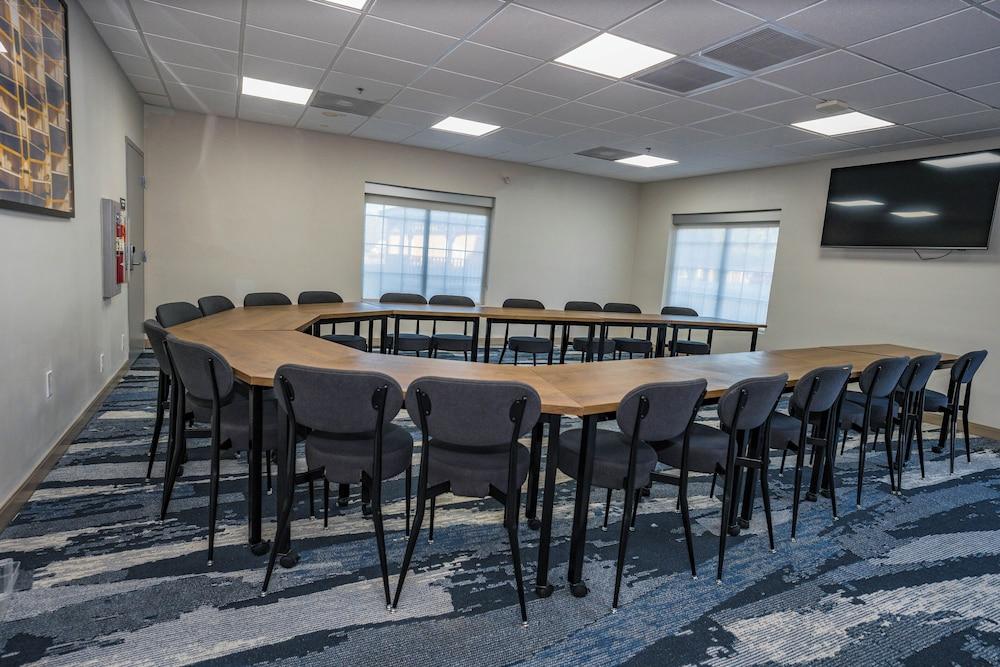 Comfort Inn & Suites River City Decatur photo 33