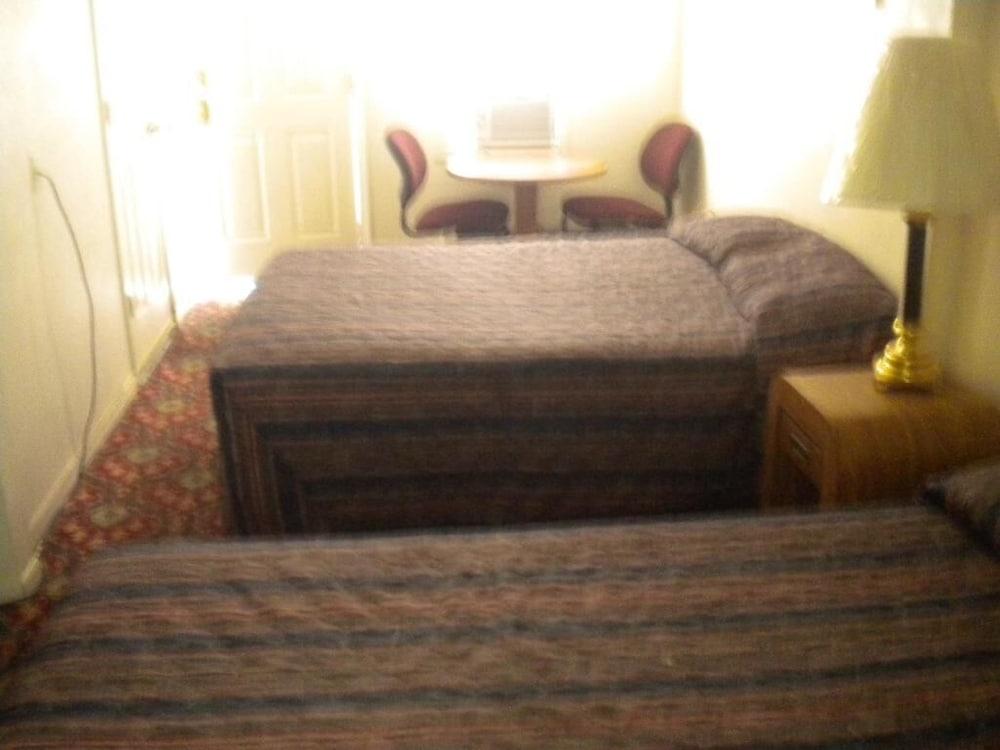 Riverside Motel photo 18