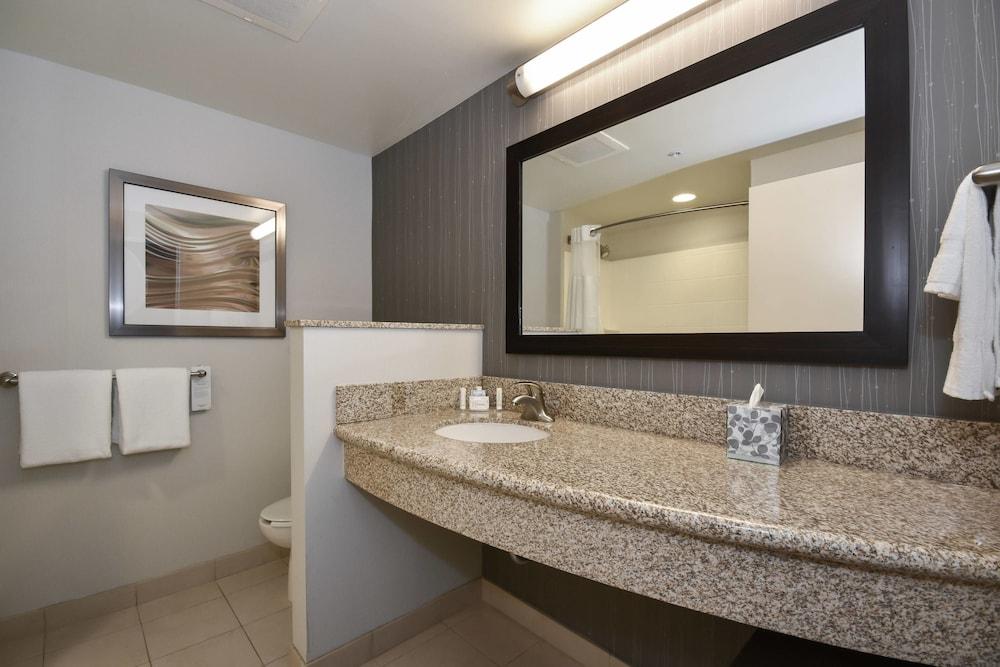 Courtyard Marriott Concord photo 10