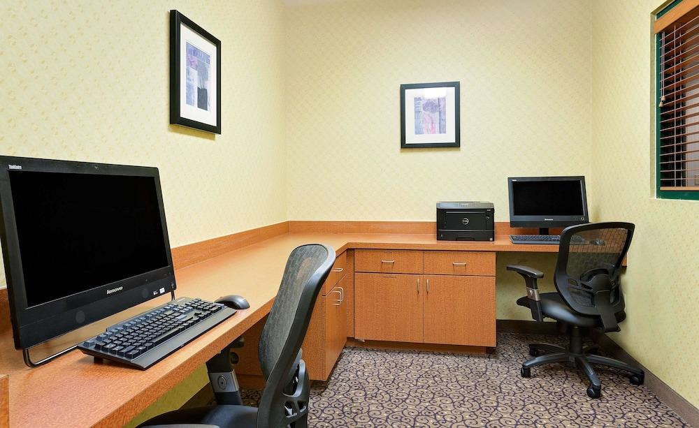 Wingate by Wyndham - Destin FL photo 18