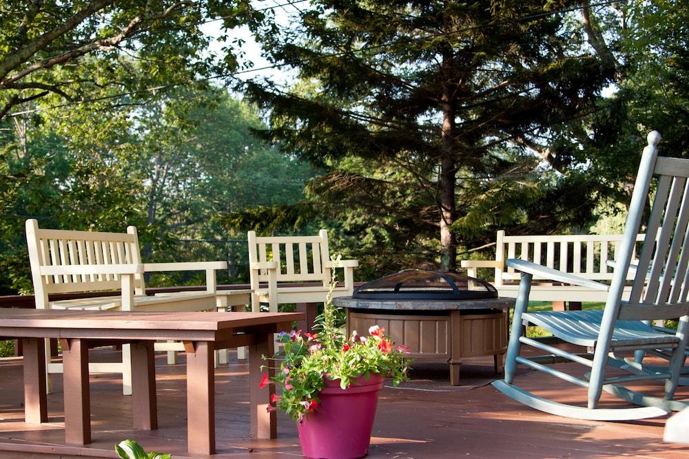 Mount Battie Inn photo 87
