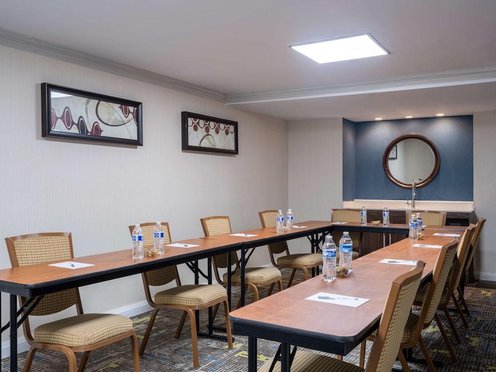 Hampton Inn Peachtree Corners Norcross photo 24