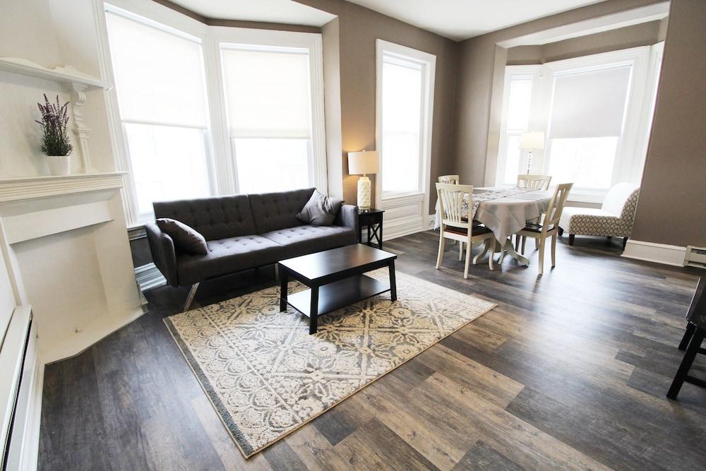 Midtown Suites photo 9