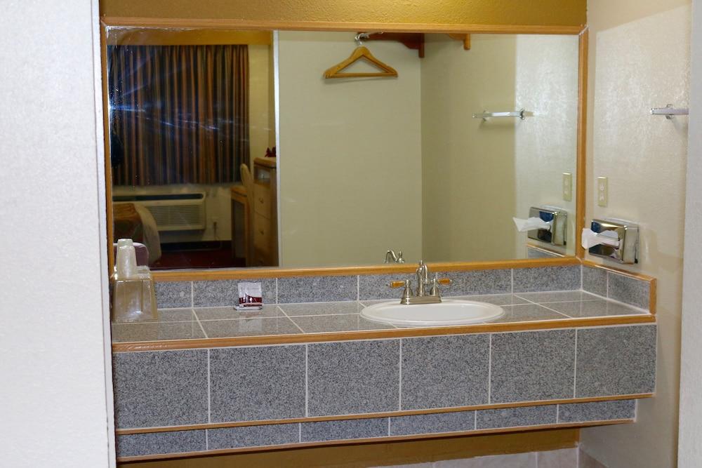 Budget Inn Barstow photo 23