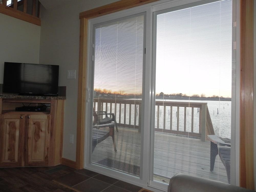 Pope's Landing Marina photo 20