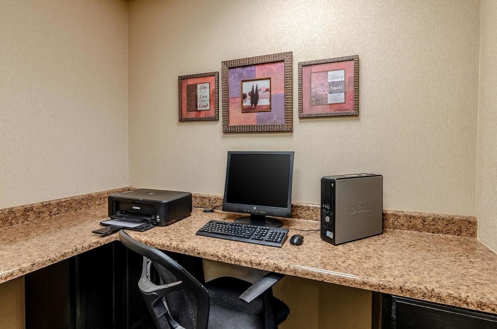 Quality Inn & Suites Abingdon photo 32