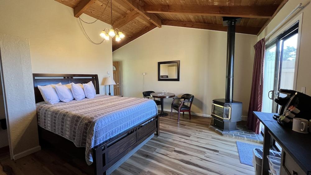 Fort Ross Lodge photo 40