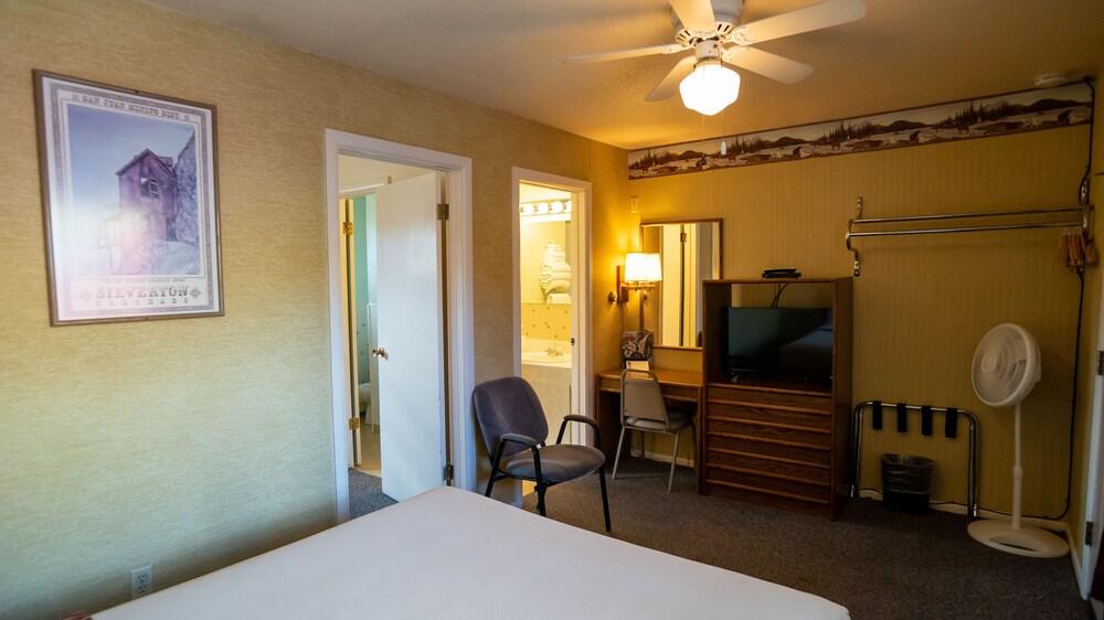 Triangle Motel photo 47