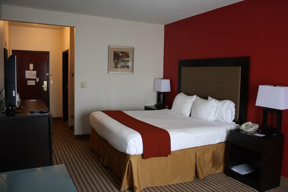 Holiday Inn Express Hotel & Suites Livingston by IHG photo 7