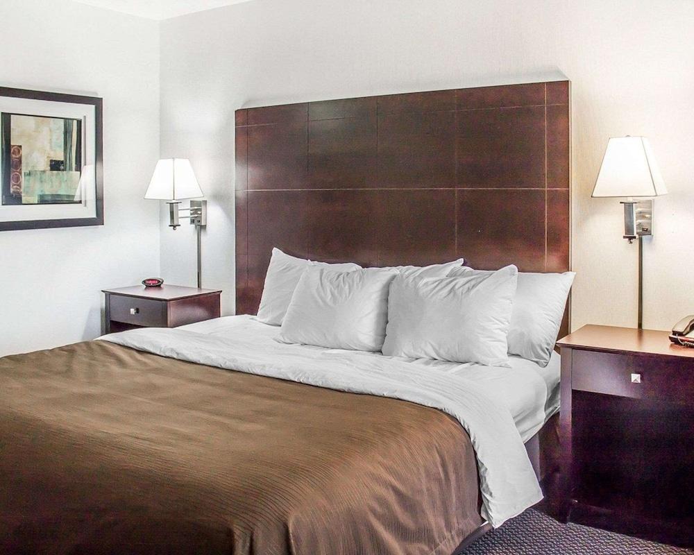 Quality Inn & Suites Sturgeon Bay photo 14