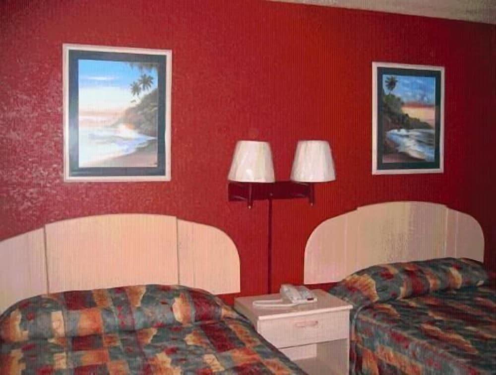 Plaza Travel Inn photo 3