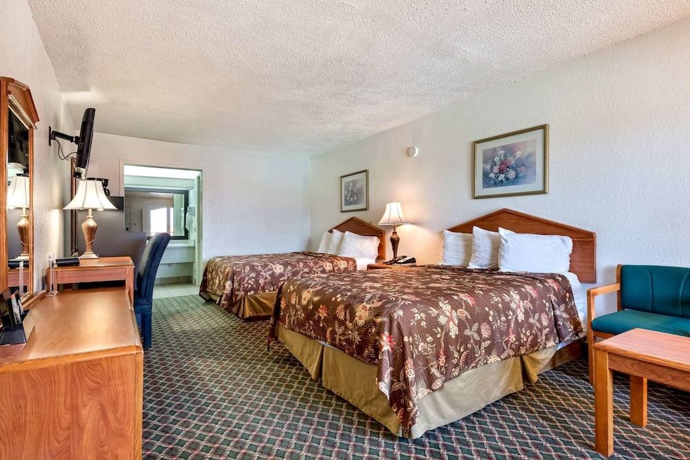 Americas Best Value Inn Paris photo 10