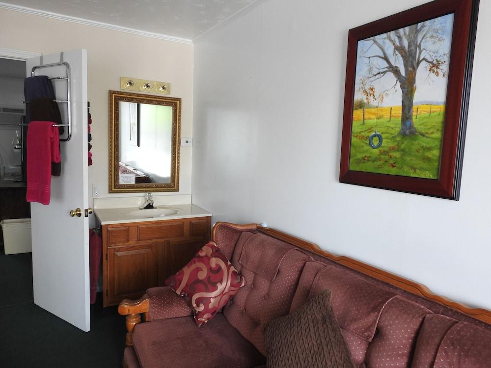 The Trails Inn photo 15