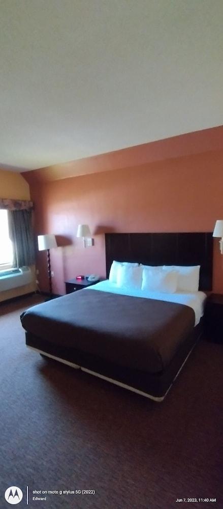 Shary Inn and Suites photo 2