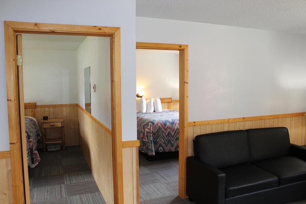 Alpine Motel photo 11