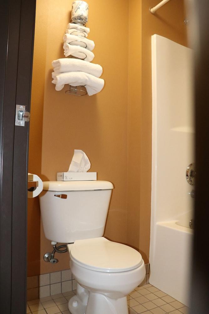 Prairie Inn and Suites Holmen/La Cross photo 17