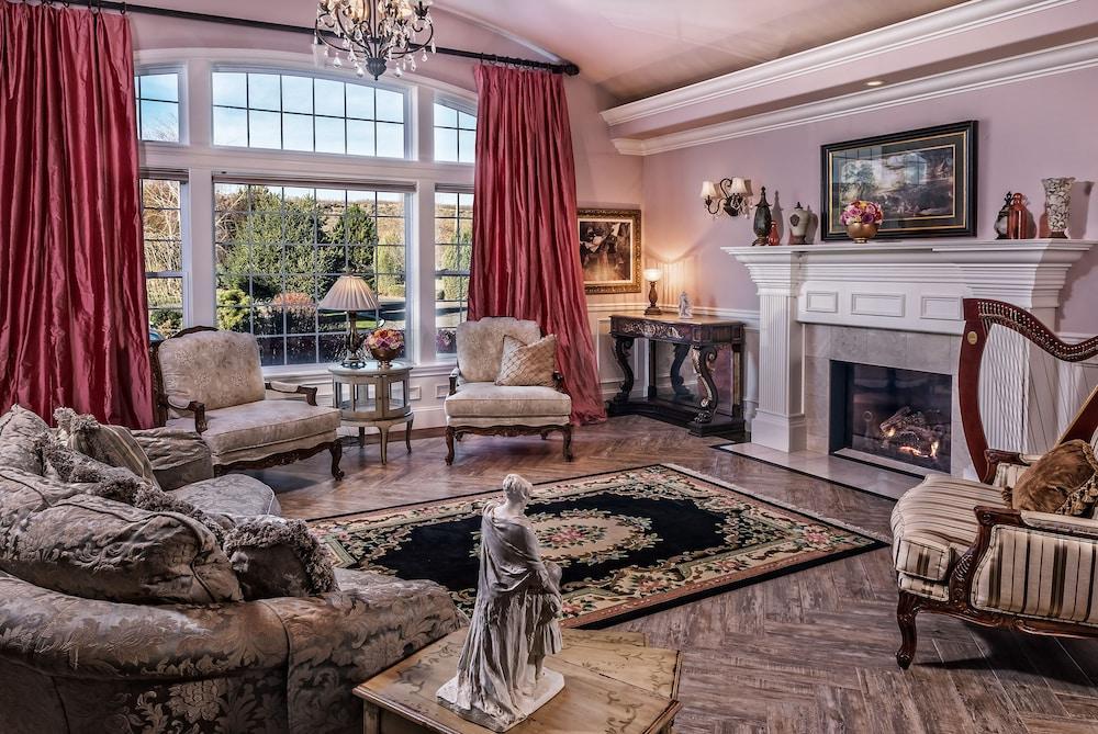 Cameo Heights Mansion photo 2