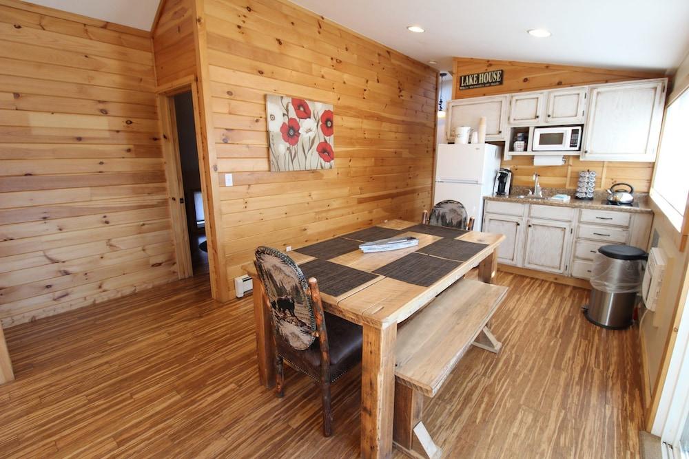 LakeFront Lodge photo 29