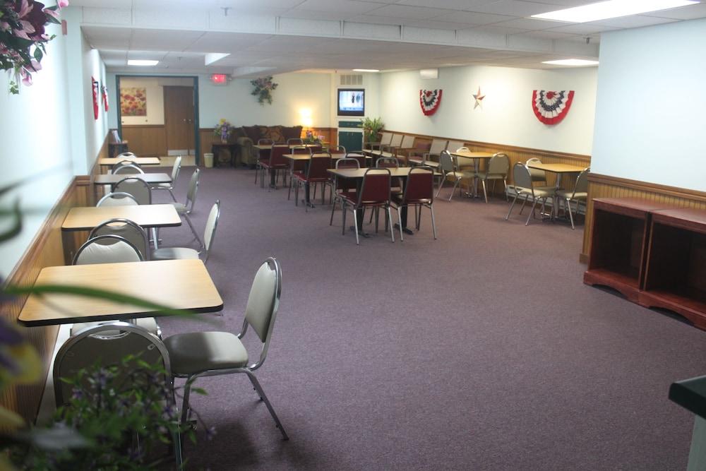 Ozark Valley Inn photo 35