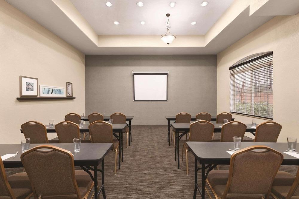 Spark by Hilton Homewood Birmingham photo 11