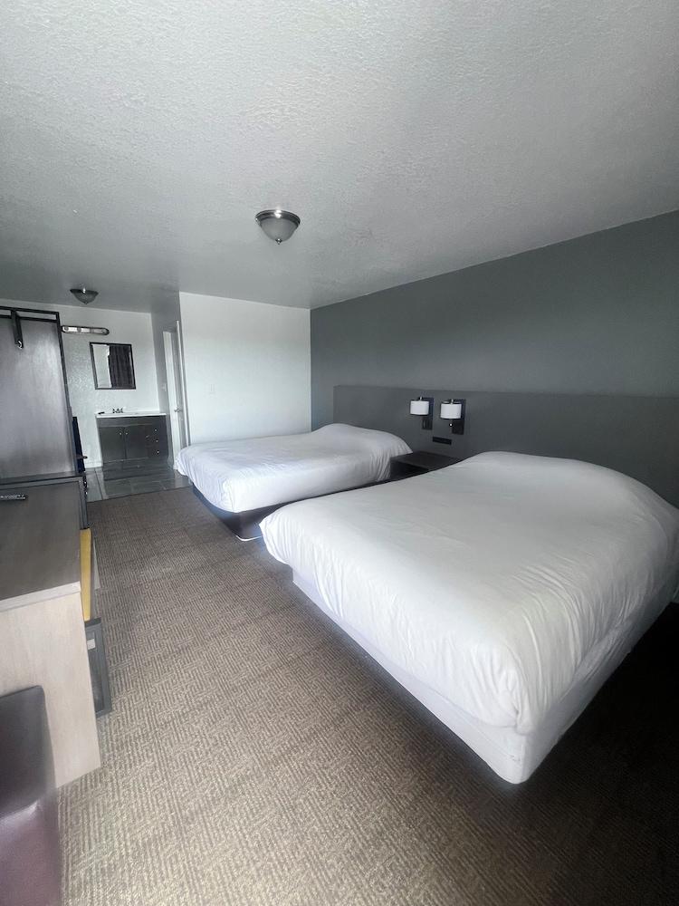 garden inn and suites photo 2