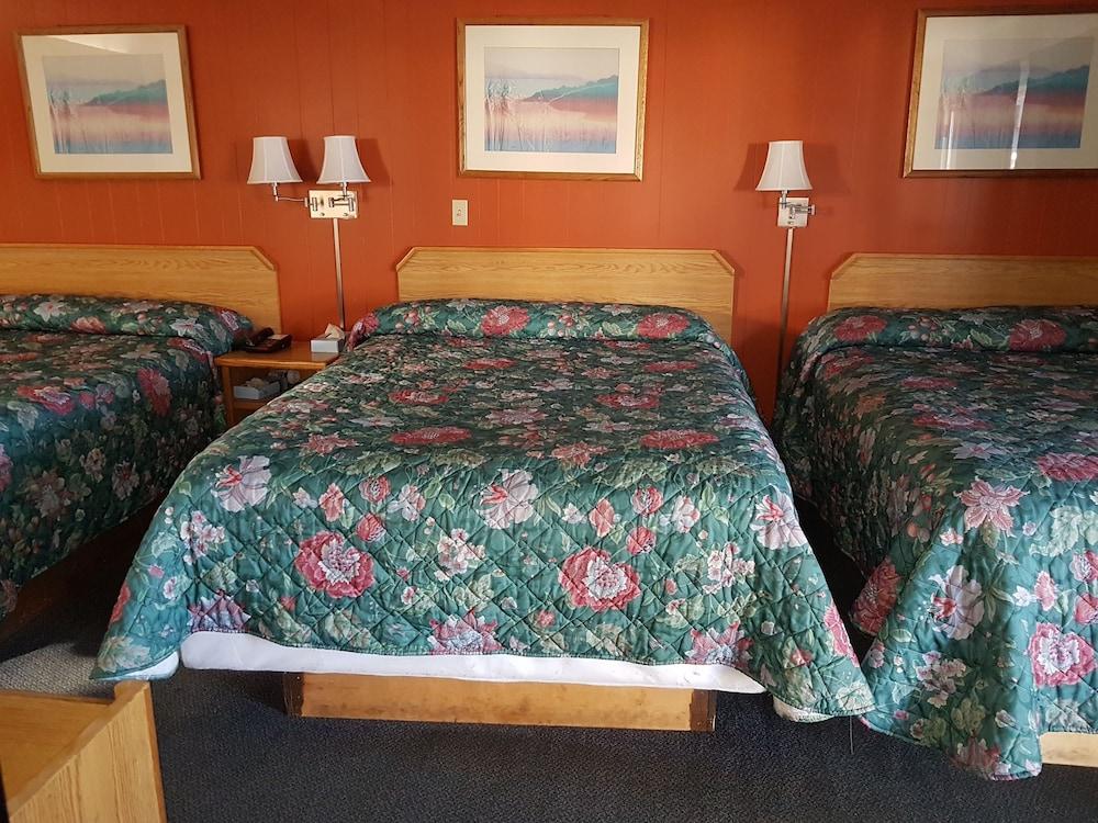 Town House Motel Inc photo 20