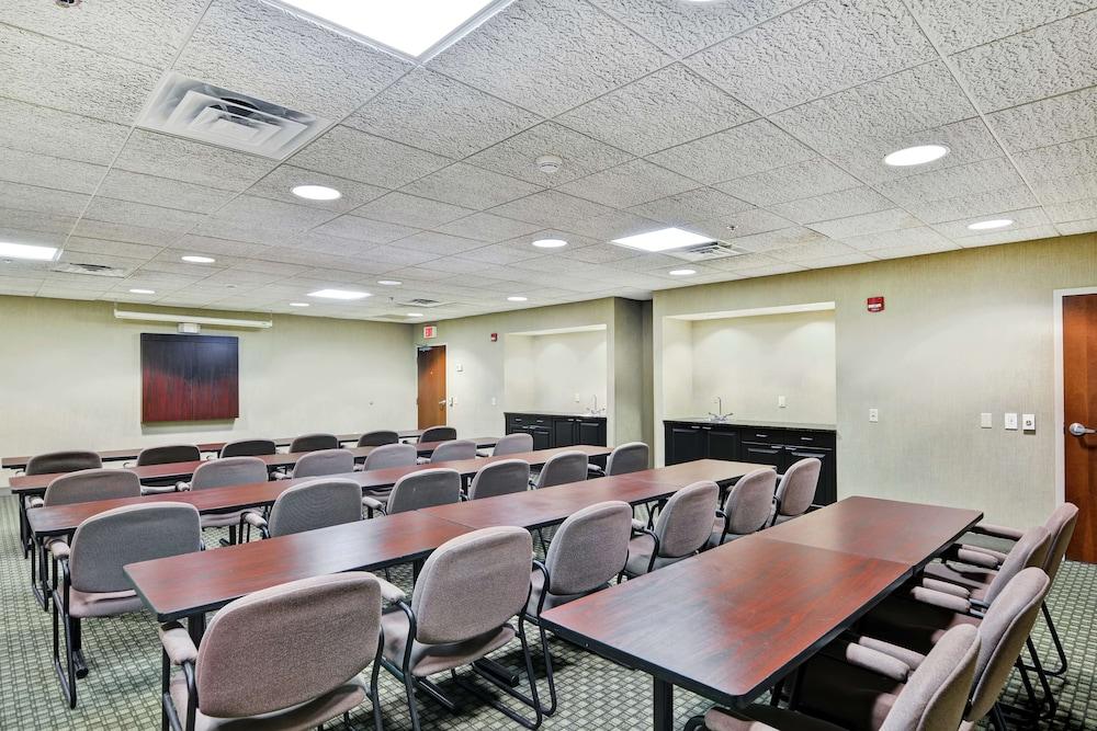 Hampton Inn Bloomsburg photo 35