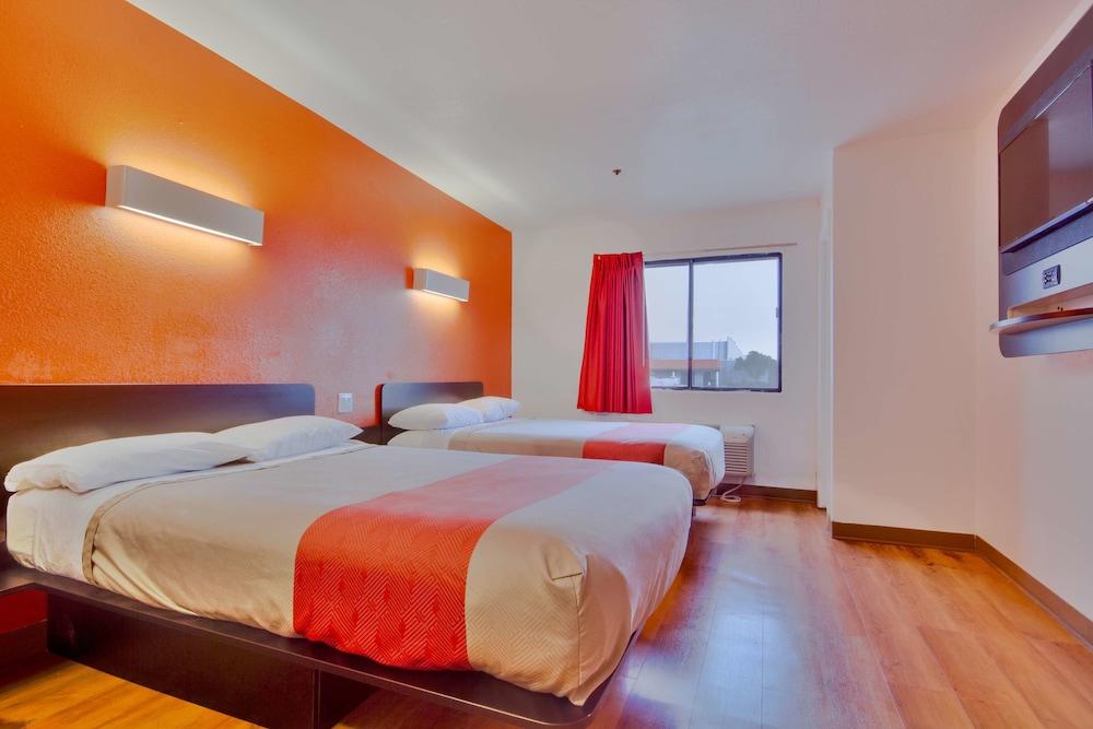 Motel 6 Dallas, TX - Fair Park photo 6