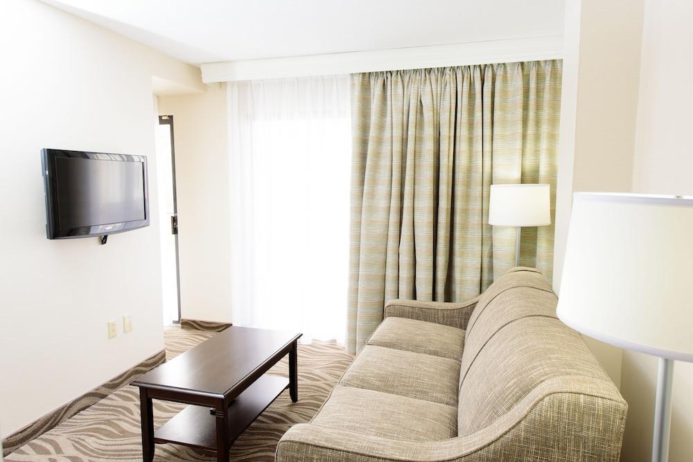 The Breakers Hotel & Suites photo 41