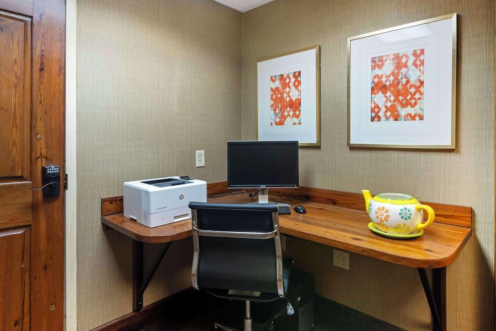 Best Western Colonial Inn photo 6