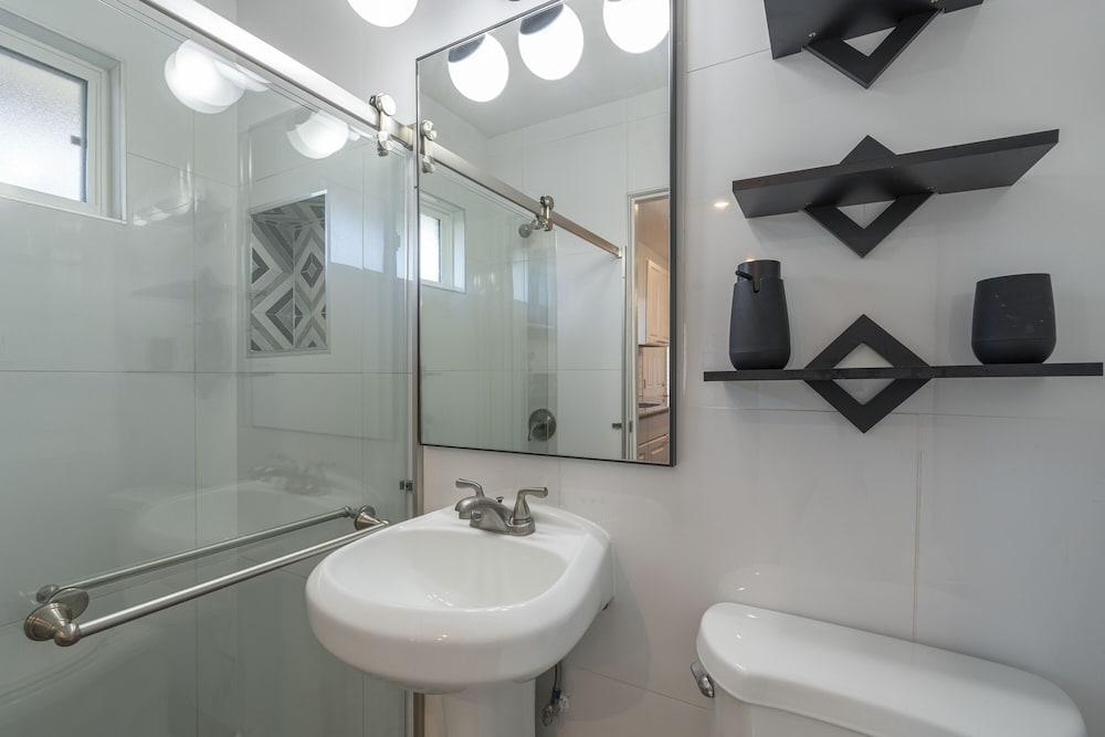 Ash & Ko Boutique Lodging photo 98