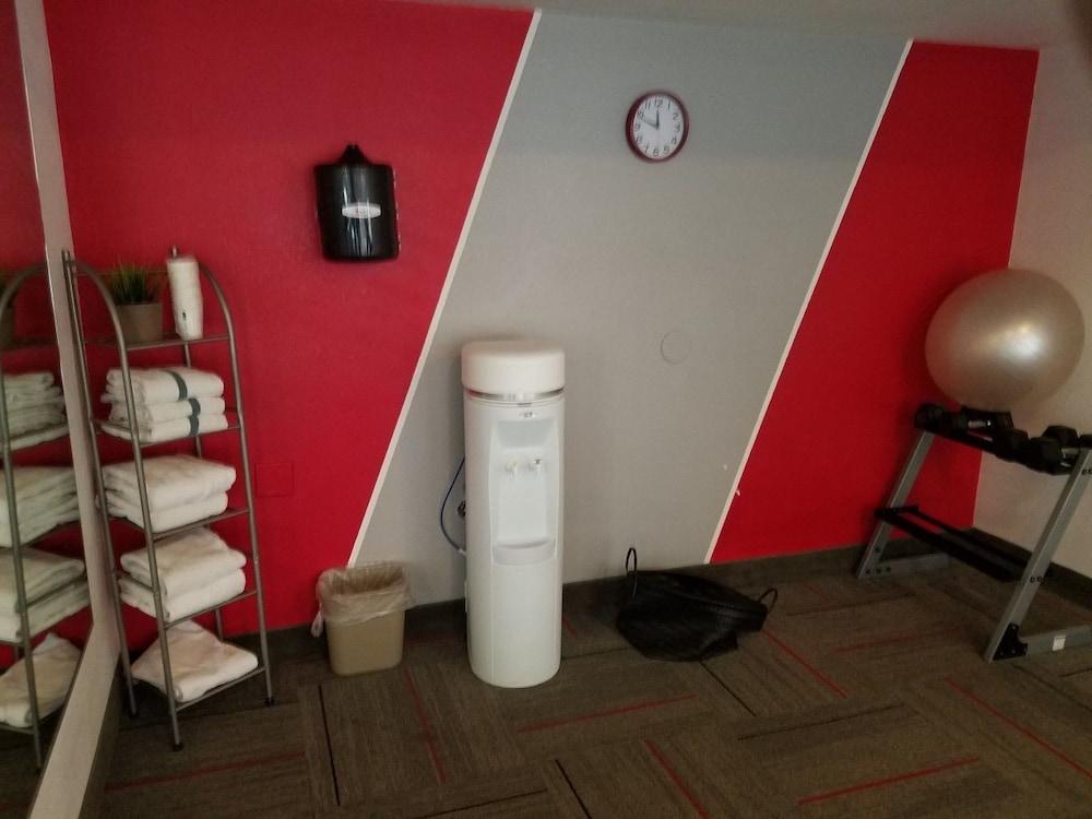 Infinity Inn & Suites photo 16