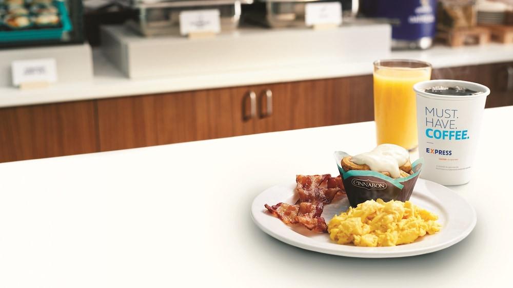 Holiday Inn Express & Suites Gahanna/Columbus Airport by IHG photo 26