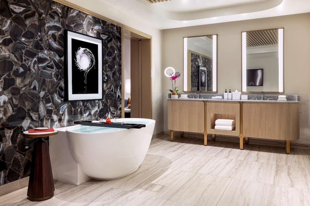 Conrad Las Vegas at Resorts World photo 2