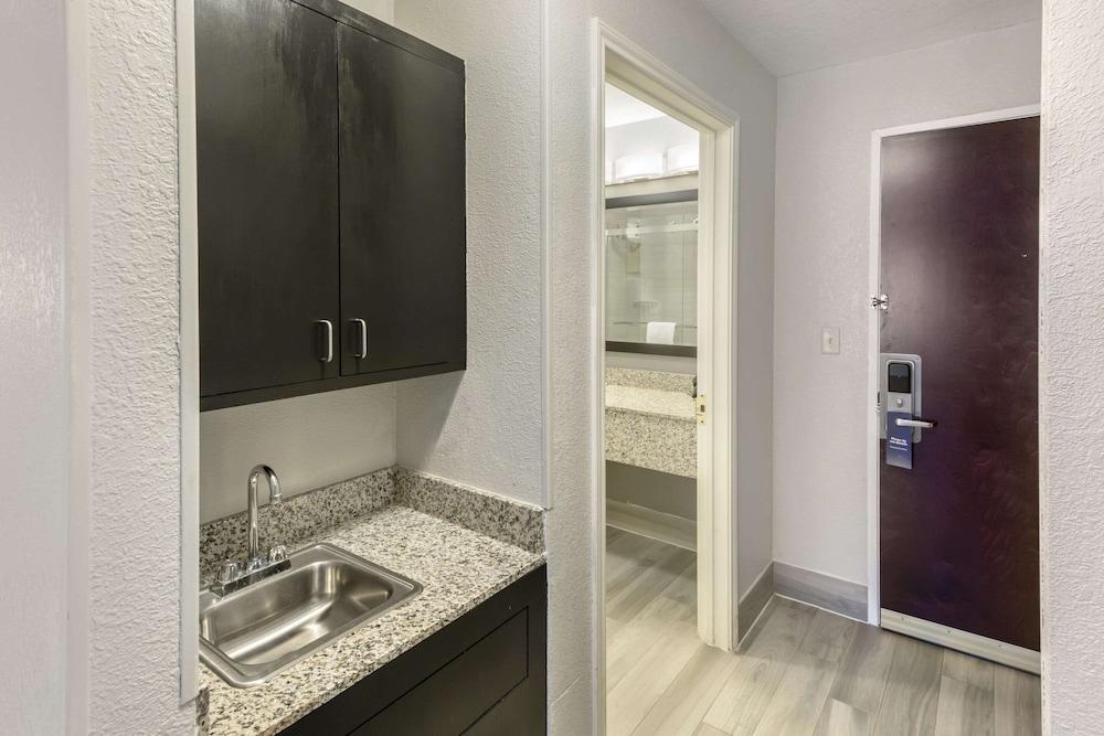 Comfort Inn & Suites Andrews photo 13