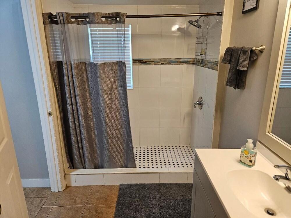 Liberty Hill Executive Inn photo 28