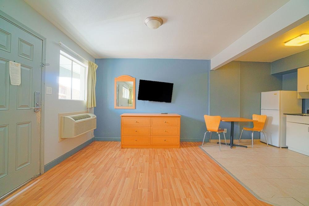 OYO Hotel Midland photo 16
