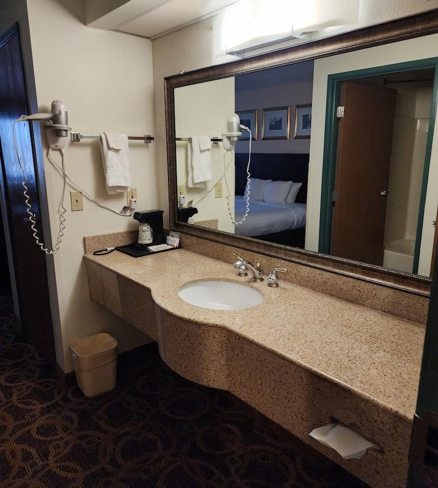 Premier Extended Stay Hobbs photo 18
