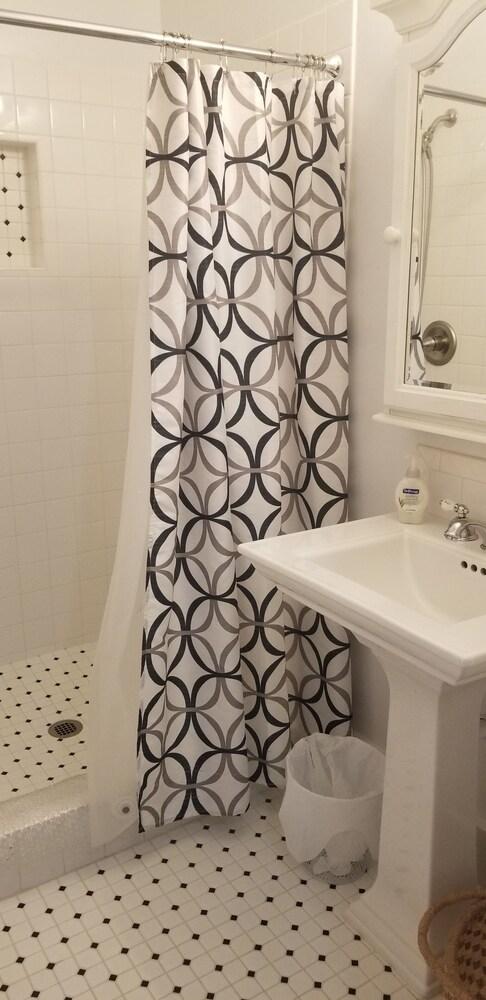Belvedere Manor photo 5