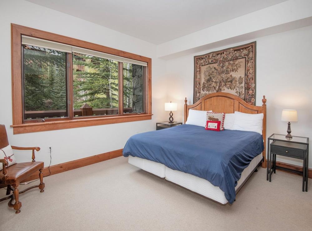 Hummingbird by Elevation Accommodations photo 33