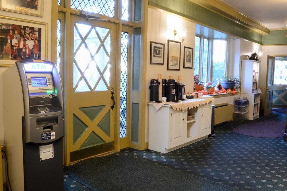 Lamie's Inn and The Old Salt Restaurant photo 2
