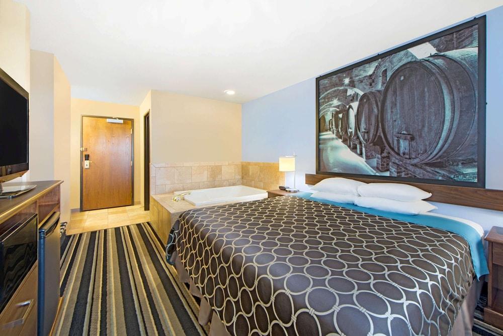 Super 8 by Wyndham Fairfield photo 4