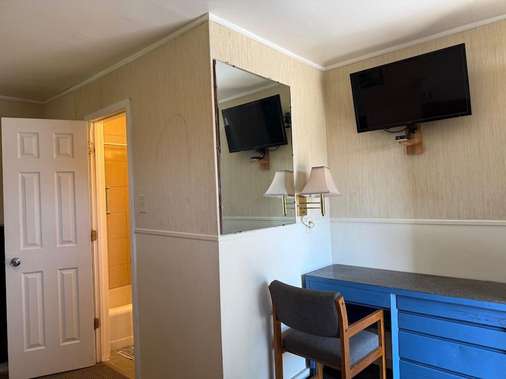Tourest Motel photo 4