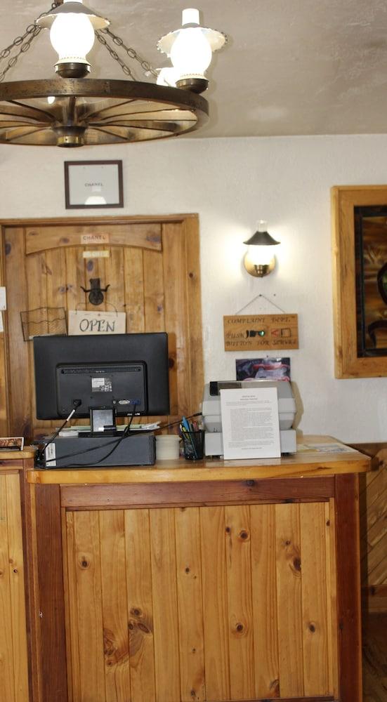 Wagon Wheel Restaurant Bar and Motel photo 8