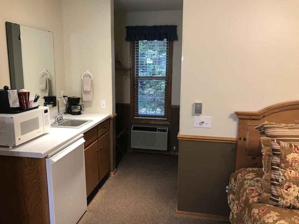 Bay Breeze Resort photo 41